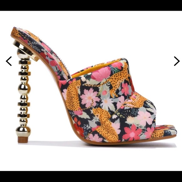 NWB Flowery mule heels 🌸🌺 - Picture 2 of 4
